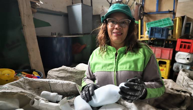 Olga Romero, una mujer que reverdece, encontró en el reciclaje su pasión