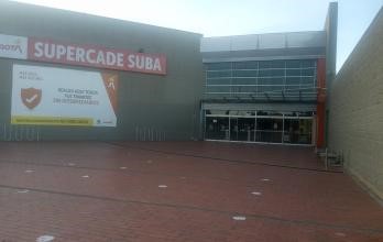 Frente de SuperCADE Suba